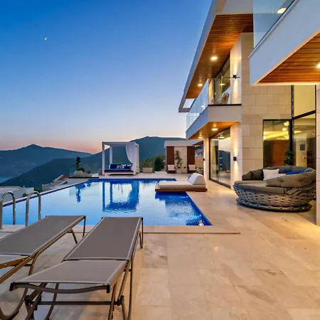 Luxury 5 Bedroom - 9881 * كالكان