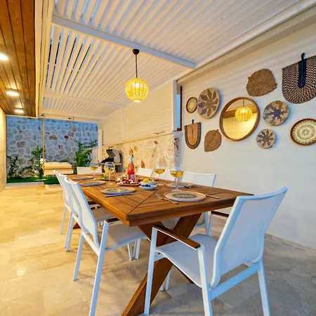 Luxury 5 Bedroom - 9881 فيلة *