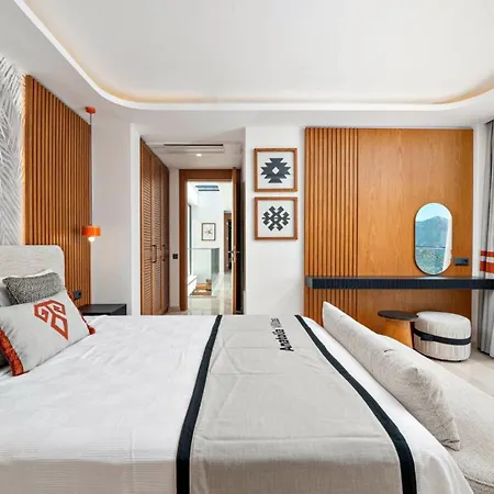 Luxury 5 Bedroom - 9881 Villa *